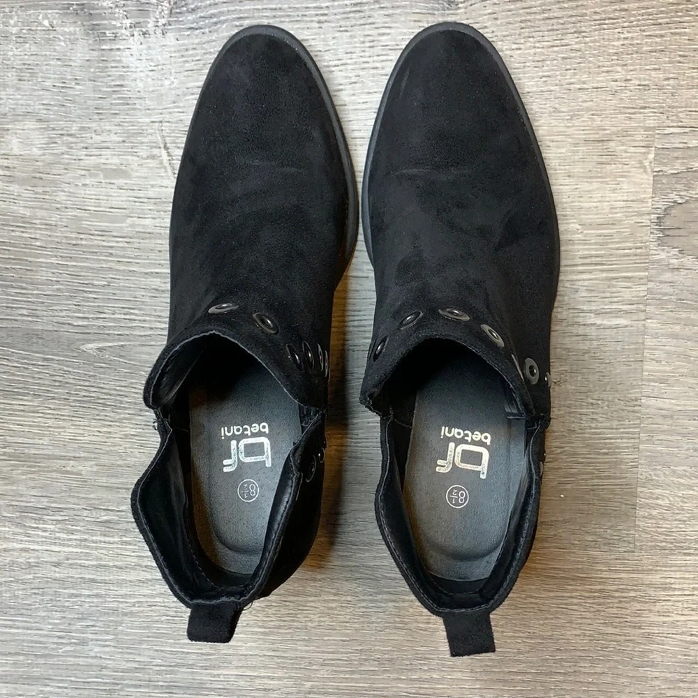 Black Ankle Boots With Silver Grommets Size 8.5